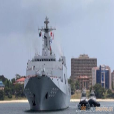 為什么小小的拖船能拉動幾萬噸的航母？而且有些拖船還在航母后面？