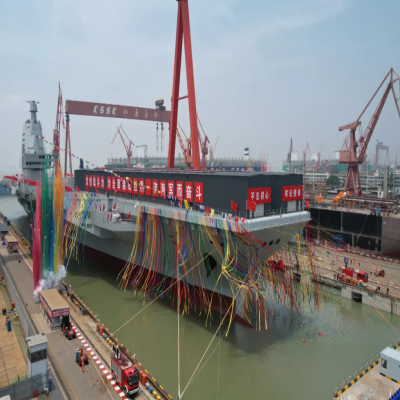 熱烈祝賀:我國(guó)第三艘航空母艦“福建號(hào)”今日下水，舷號(hào)18